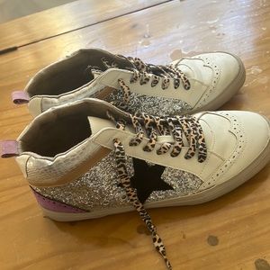 Size 8.5 star glitter sneakers